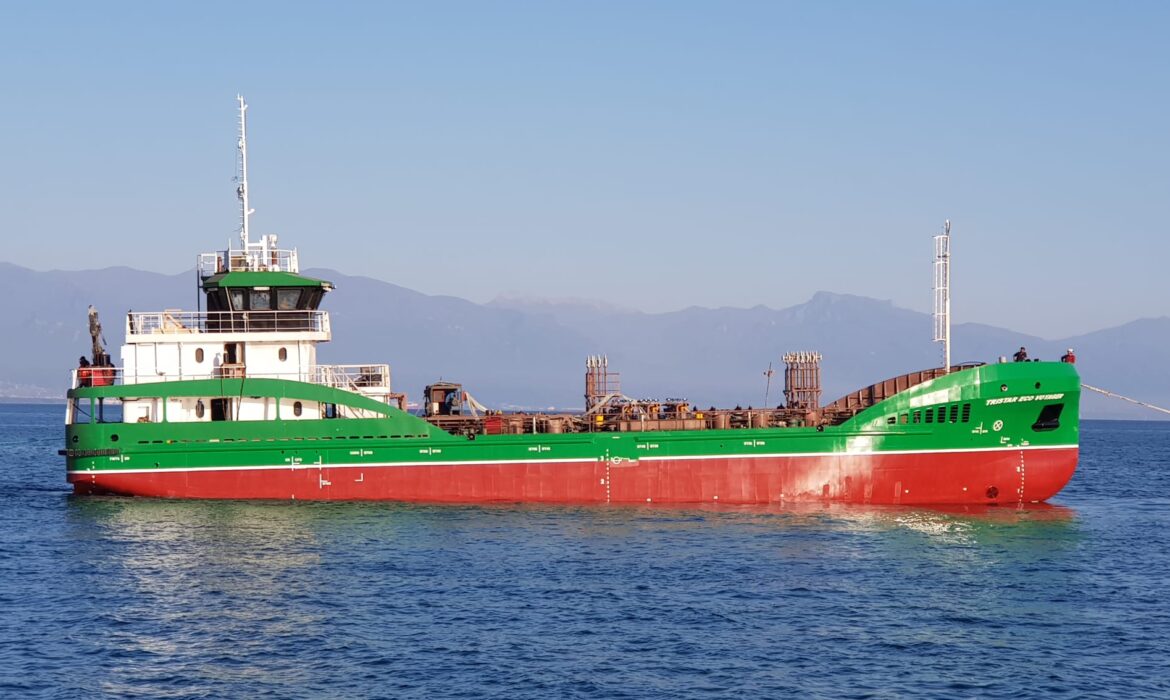 Successful Launch of 730 m³ Hybrid Lube Oil Tanker for UAE Client