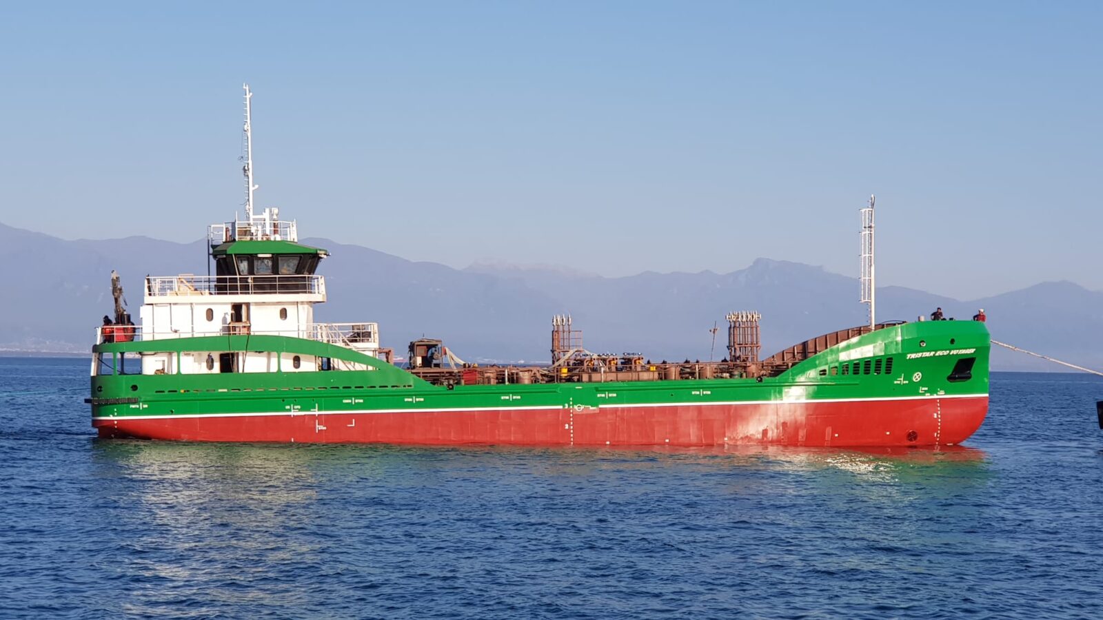 Successful Launch of 730 m³ Hybrid Lube Oil Tanker for UAE Client
